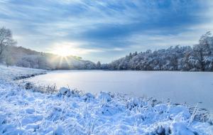 British Photographer Shows Off Snowy Enland 